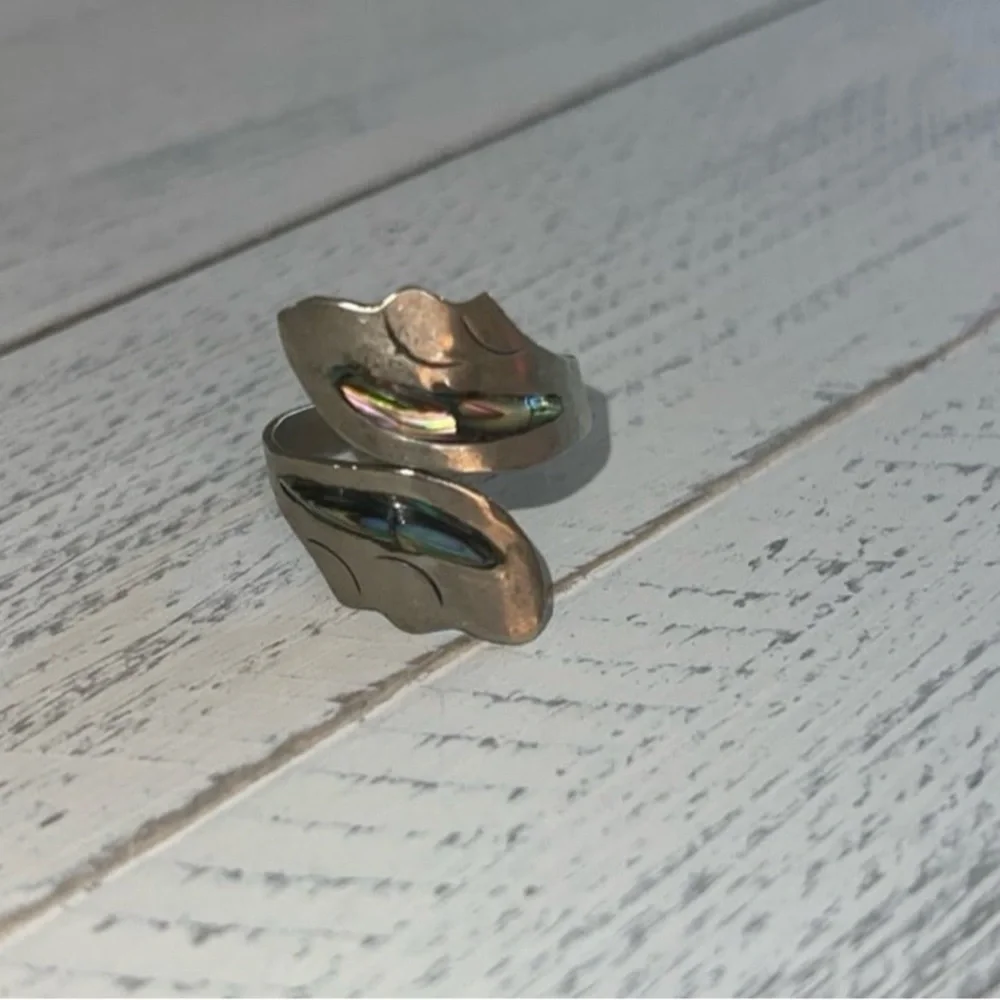 Vintage Abalone Shell Ring Size 9 - Picture 4 of 4